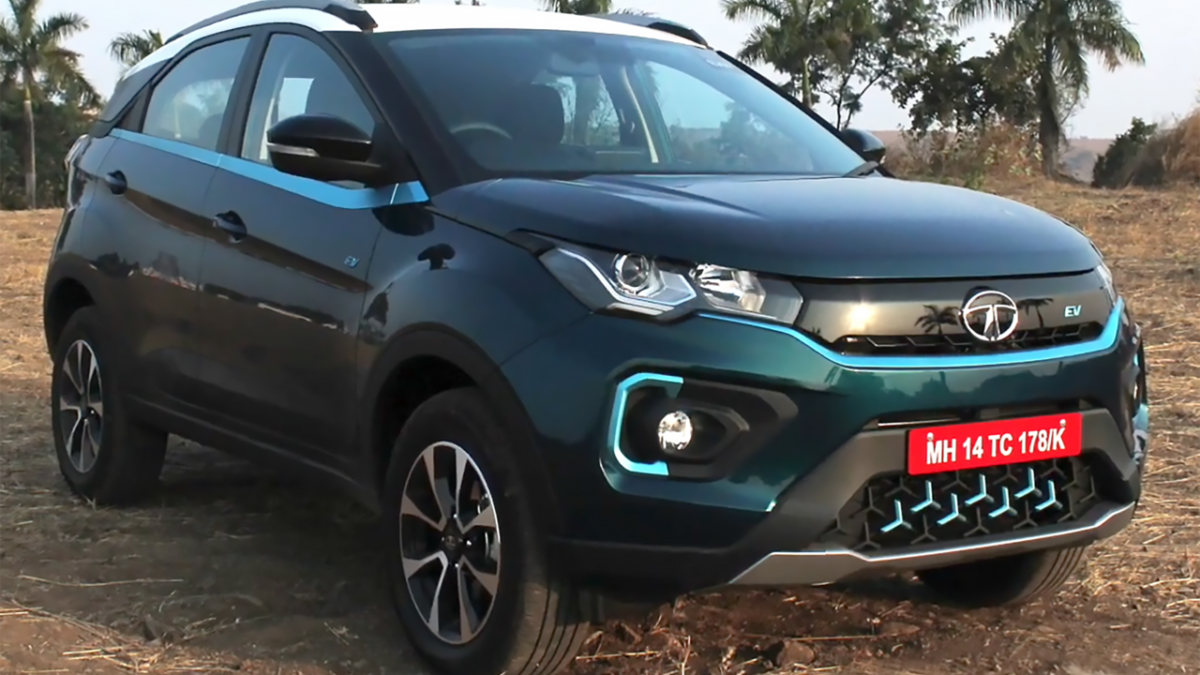 Tata Nexon EV vs Mahindra XUV400: Which EV Goes Further on a Charge?