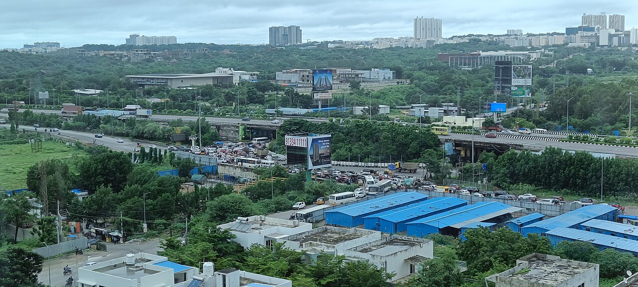 Mixed vehicle traffic congestion on an Indian city road