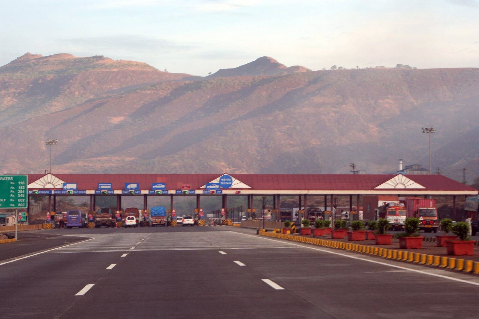 FASTag toll booth on the Mumbai-Pune Expressway