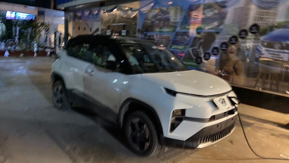 Karnataka Just Ended Its EV Tax Holiday: What You’ll Pay to Register an EV Now, State by State
