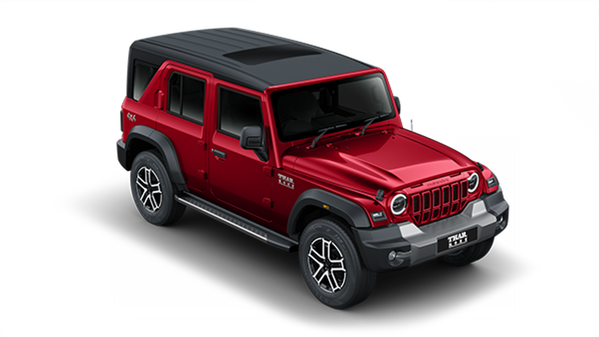 Mahindra Thar Roxx in Tango Red studio shot