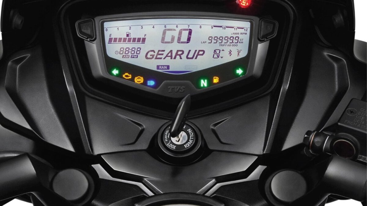 TVS Apache RTR 160, interior