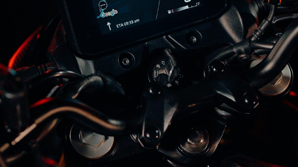 Bajaj Pulsar N160, interior