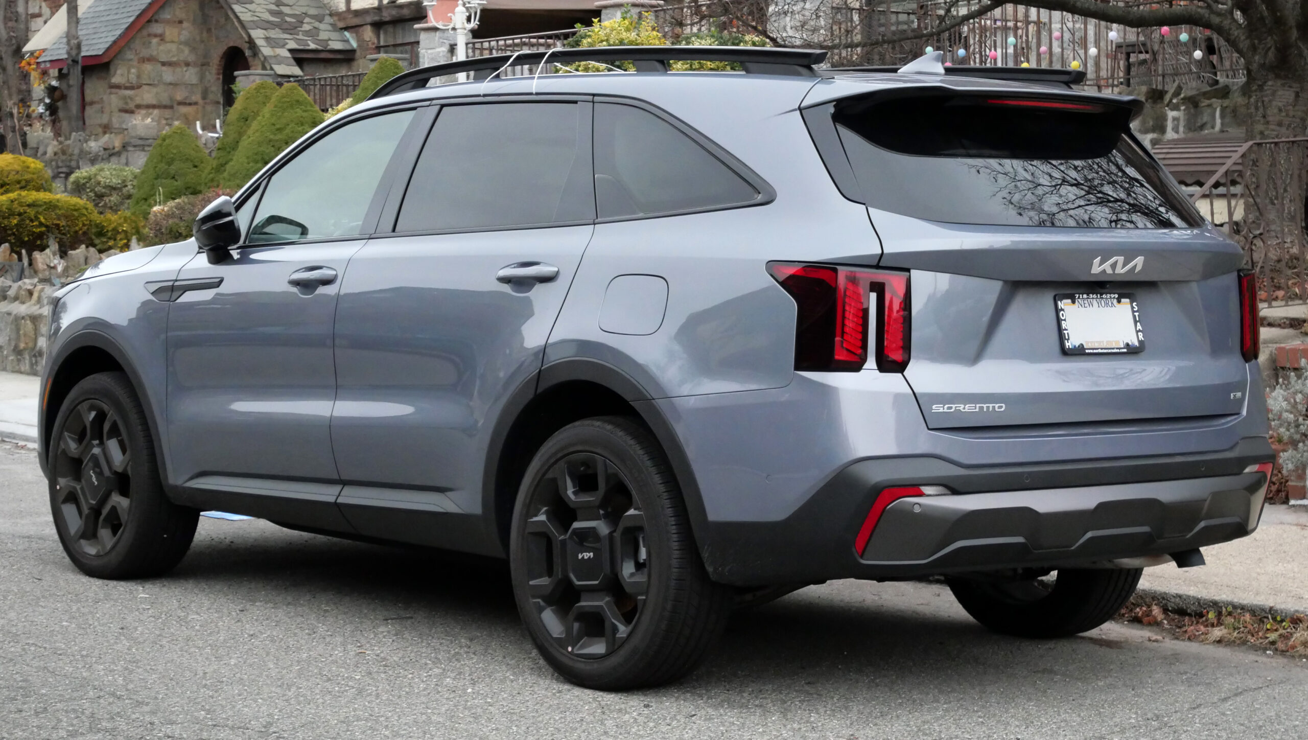 2026 Kia Sorento facelift rear three-quarter view