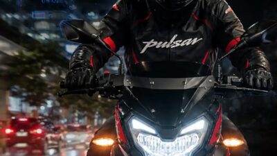 Delhi Just Banned New Petrol Two-Wheelers From 2028: Here’s the Subsidy Math and Whether You Should Buy Now