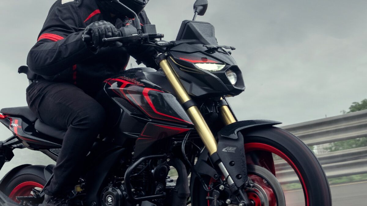 Bajaj Pulsar N160, lifestyle