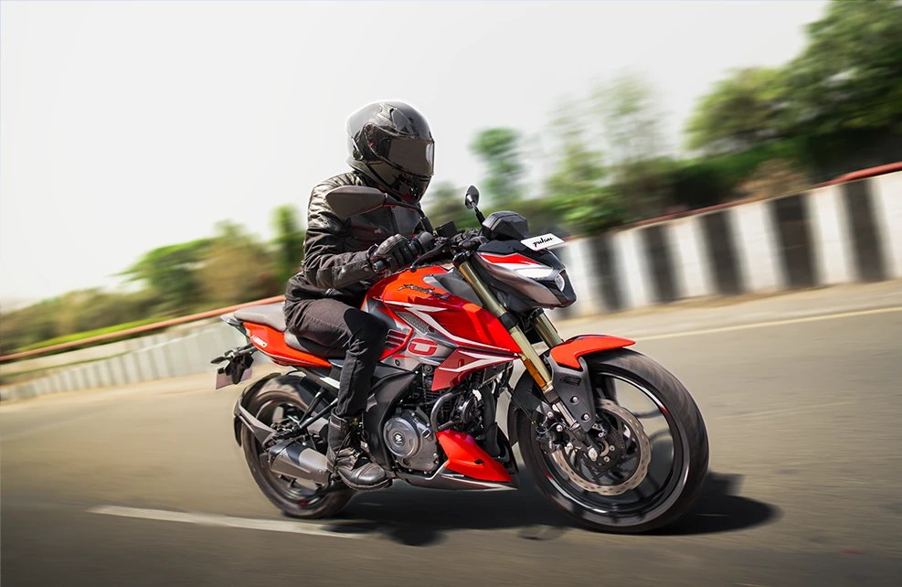 Bajaj Pulsar N250, lifestyle