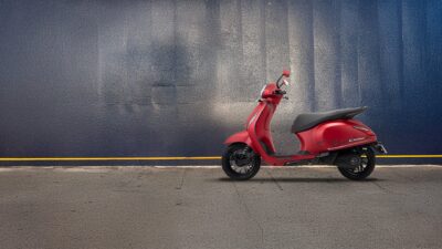 Delhi’s EV Subsidy Data Is In: 5,621 Scooter Claims, Just 52 for Cars in 83 Days