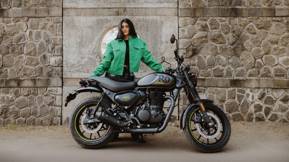 Hunter 350 vs XSR 155: One Buys Parts, One Buys Paint