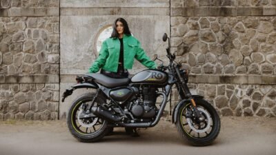 Hunter 350 vs XSR 155: One Buys Parts, One Buys Paint