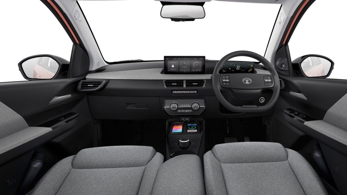 Tata Tiago, interior