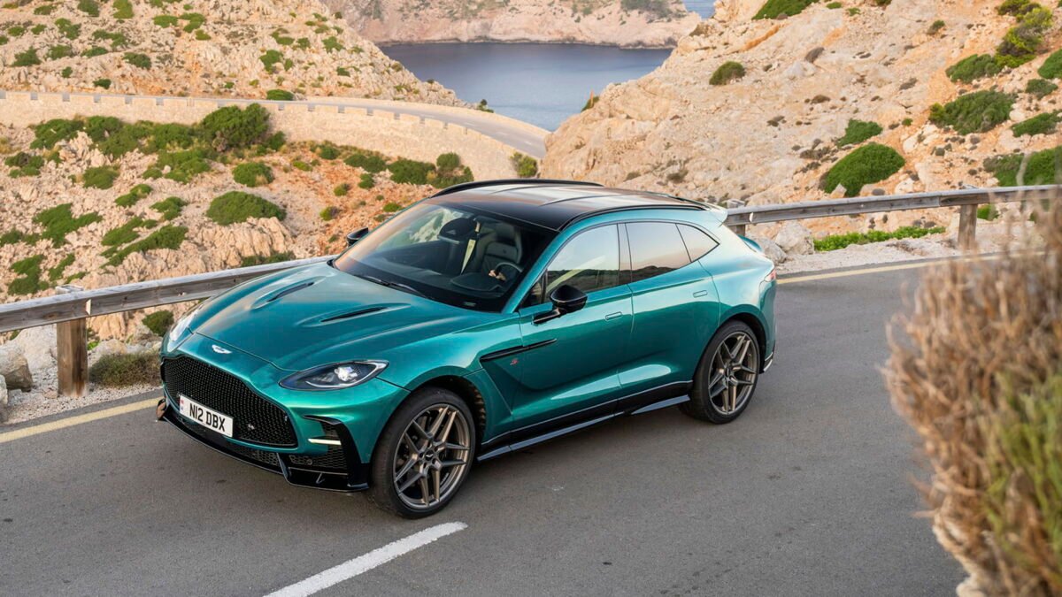 Aston Martin DBX S, lifestyle