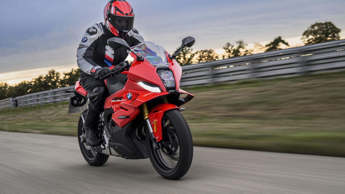 BMW’s F 450 RR Is a Baby S 1000 RR, and It’s Made in India