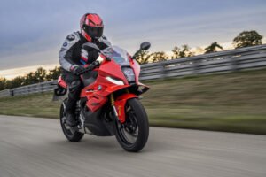 BMW’s F 450 RR Is a Baby S 1000 RR, and It’s Made in India