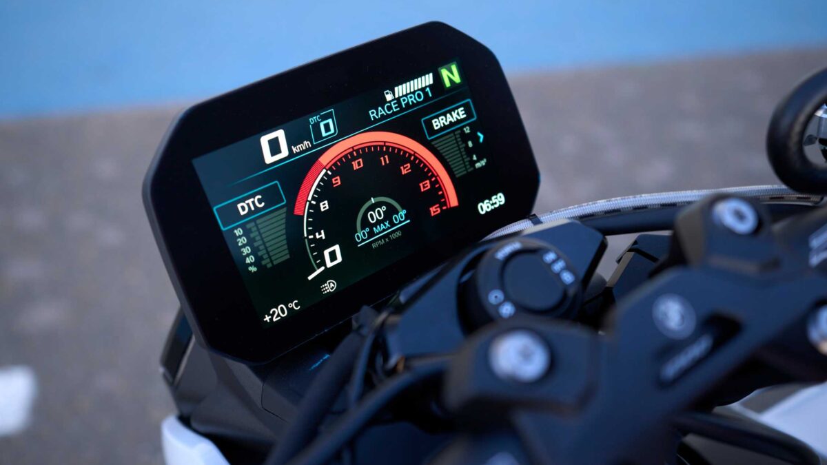 BMW M 1000 R, interior