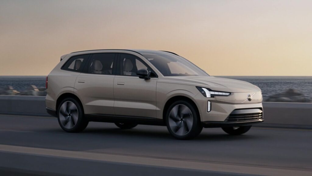 Volvo EX90 in Sand Dune