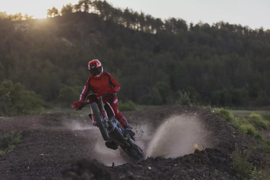 Ducati Desmo450 MX, lifestyle
