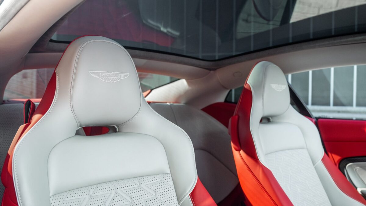 Aston Martin Vanquish, interior