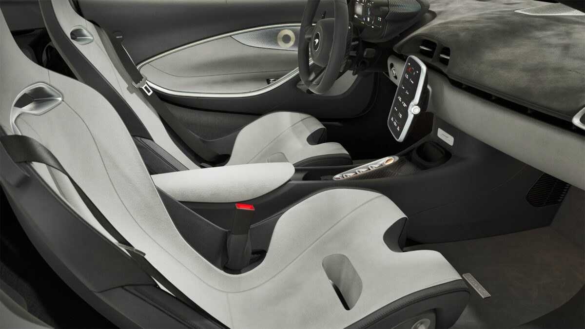 McLaren Artura, interior