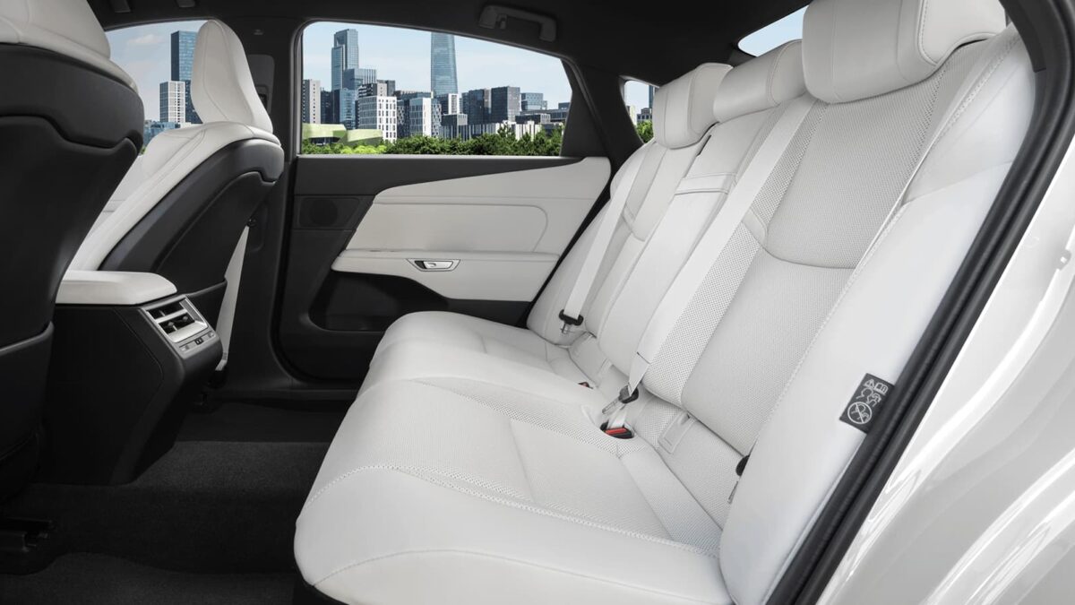 Lexus ES 350h, interior