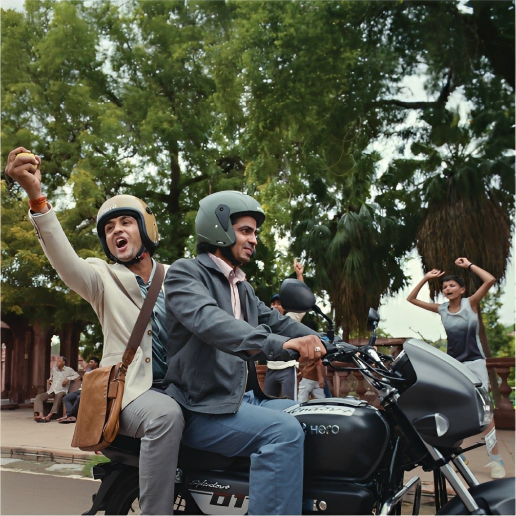 Hero Splendor Plus, celebrating on the move