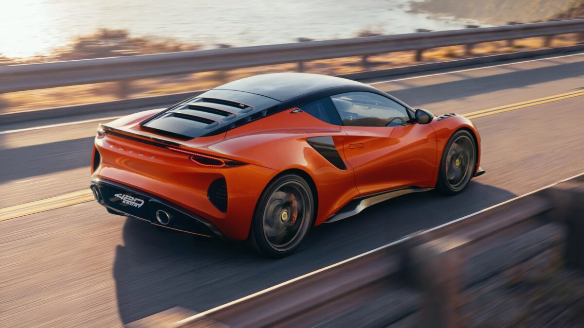 Lotus Emira, lifestyle