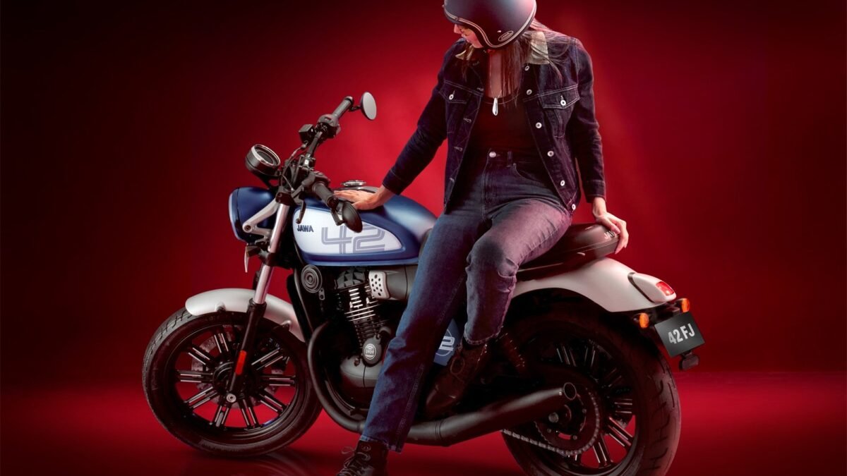 Jawa 42 FJ vs Royal Enfield Classic 350: Which ₹2 Lakh Retro Should You Actually Buy?