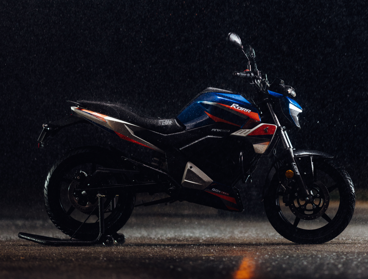 Oben Rorr Evo side profile in the rain