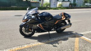 Suzuki Hayabusa Special Edition Review: Why the ₹91,000 Premium Buys Paint, Not Power