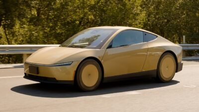 NHTSA Proposes Cyan Lights to Mark Driverless Cars