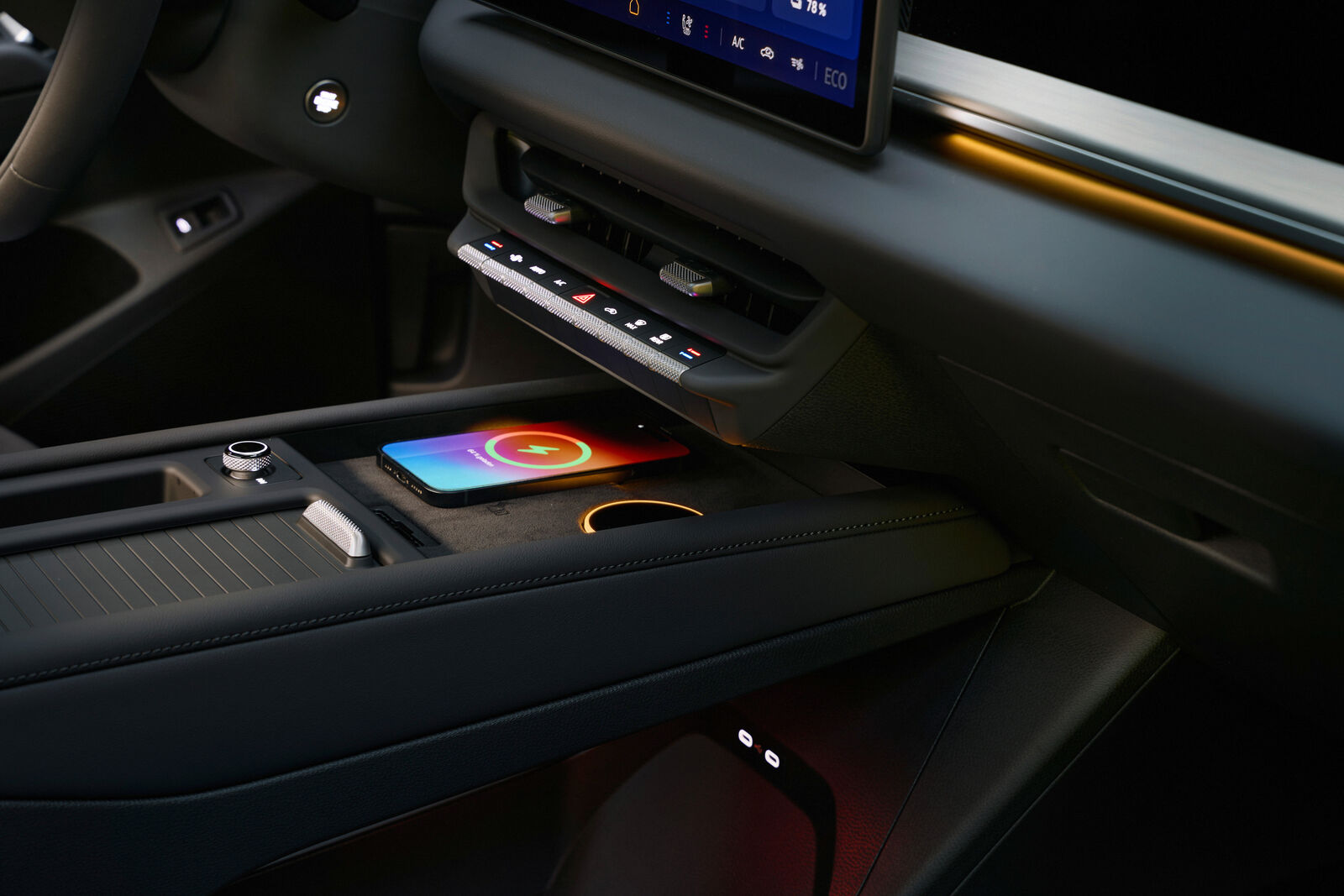 Volkswagen ID. Tiguan centre console with Qi2 wireless phone charging